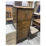 CHEST OF DRAWERS