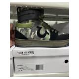 SZ 8.5 TRUE RELIGION CAMO SHOES