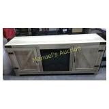 ENTERTAINMENT CONSOLE WITH ELECTRIC HEATER