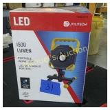 UTILITECH LED 1500 LUMEM PORTABLE WORK LIGHT