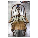 ANTIQUE WOODEN CHAIR