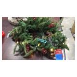 NEW PRE-LIT CHRISTMAS WREATH WITH TIMER NEW PRE-LIT CHRISTMAS WREATH WITH TIMER