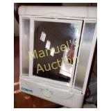 ELECTRIC LIGHTED 2-WAY MAKE-UP MIRROR ELECTRIC LIGHTED 2-WAY MAKE-UP MIRROR