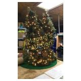 NEW HOLIDAY LIVING 4PC PRE-LIT GARLAND, WREATH &