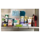 GROUPED LOT OF HEALTH & BEAUTY AIDES