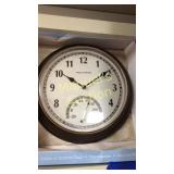 ACU-RITE 13.5" 
INDOOR/OUTDOOR CLOCK