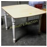 PREOWNED DINING TABLE 
4 FT X 3 FT