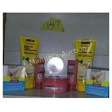 GROUP LOT OF WOMENS BEAUTY AIDS. (2) SURGI WAX.