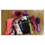 GROUP LOT OF MISC HAIR ACCESSORIES