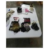 GROUP LOT OF (3) PAIRS OF GLOVES. (1) SIZE S.
