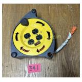 RETRACTABLE  EXTENSION CORD