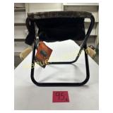 REALTREE FOLDABLE HUNTING STOOL- NWT