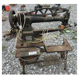 ANTIQUE TREADLE SINGER SEWING MACHINE