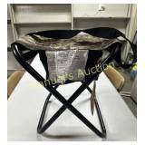 REALTREE FOLDABLE HUNTING STOOL- NWT