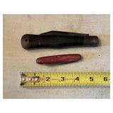 Pair of vintage pocket knives