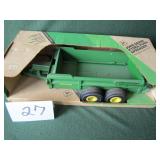 1/16 ERTL John Deere Hydra Push Spreader