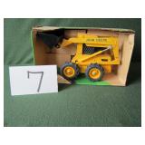 1/16 ERTL John Deere Skid-Steer Loader