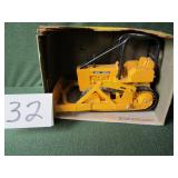 1/16 ERTL John Deere Crawler