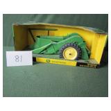 1/16 ERTL John Deere "60"  w/ Picker Sheller