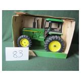 1/16 ERTL John Deere MFWD Tractor