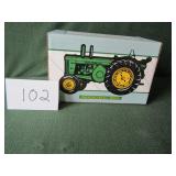 1/16 ERTL John Deere  Model 80 Tractor