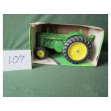 1/16 ERTL John Deere Model R Tractor