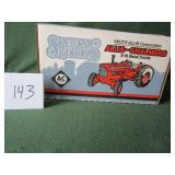 1/16 ERTL Allis-Chalmers D-19 Diesel Tractor