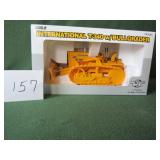 1/16 ERTL International T-430 w/ Bullgrader