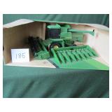 1/16 ERTL John Deere Combine