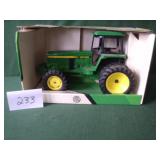 1/16 ERTL John Deere 4960 MFWD Tractor