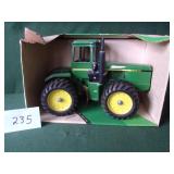 1/16 ERTL John Deere 4WD Tractor