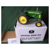 1/16 ERTL John Deere "420" V Tractor