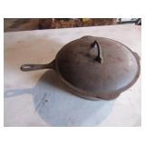 cast iron skillet w/lid