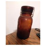amber lightning qt. fruit jar