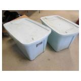 2 empty totes