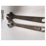 2 adj. wrenches