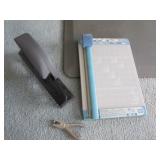 carl rt-200 paper trimmer & hole puncher