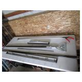 berger trimmer,stanley level,mop handle,items