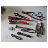 pliers,ratchet,scrapers & tools