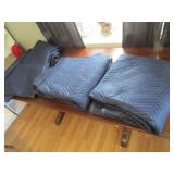 3 packing blankets