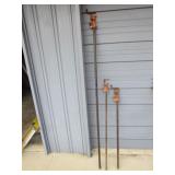 3 clamps,1 is longer