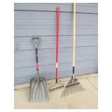 shovel & 2 rakes