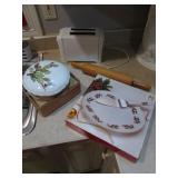 toaster,rolling pin,covered dish & plate