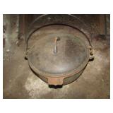 cast iron pan w/lid