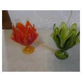 2 glass vases