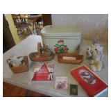 vintage bread box,3 longaberger baskets,bears