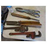 2 pipe wrenches,sheers & 3 wood lathe tools