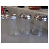 3 glass shakers