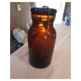 amber lightning qt fruit jar