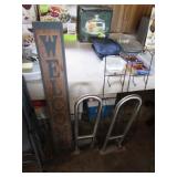 2 wall hangings,2 plate racks & 2 metal items